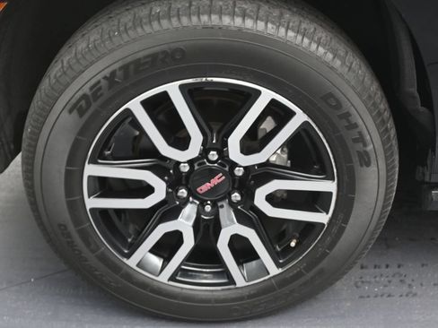 Used 2022 GMC Yukon XL AT4 AWD/4WD image 9