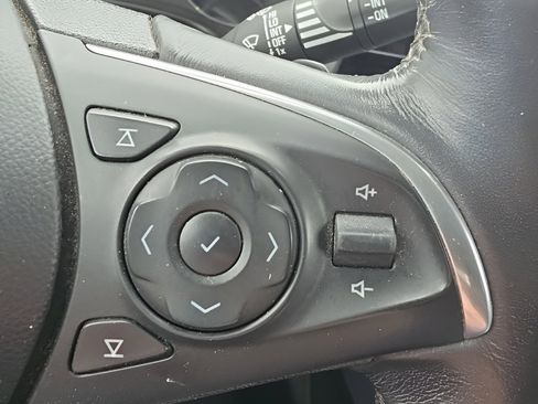 Used 2019 Buick Enclave Essence AWD/4WD image 19