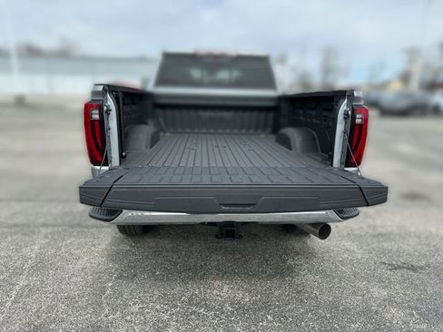 New 2025 GMC Sierra 3500 SLT w/ SLT Premium Package AWD/4WD image 23