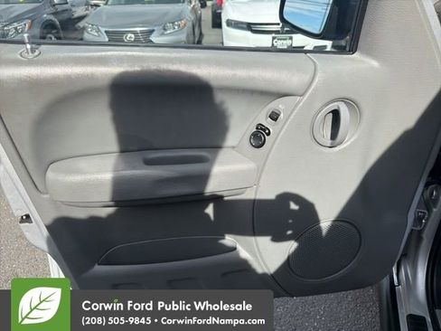 Used 2005 Jeep Liberty Sport image 13