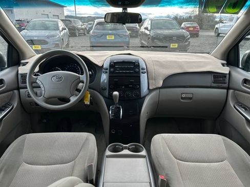 Used 2009 Toyota Sienna CE image 12