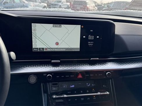 Used 2024 Kia Carnival SX Prestige image 28