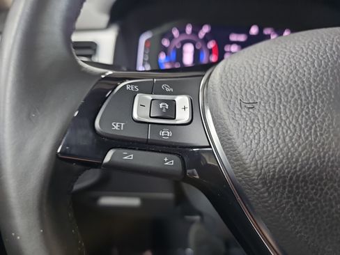 Used 2019 Volkswagen Atlas SEL Premium AWD/4WD image 18