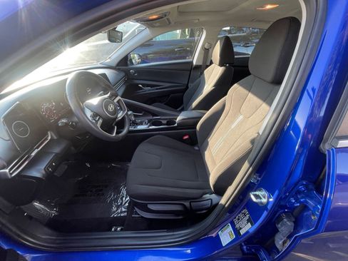 Used 2025 Hyundai Elantra SEL image 27