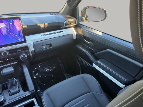 Used 2024 Toyota Tacoma TRD Off-Road image 10