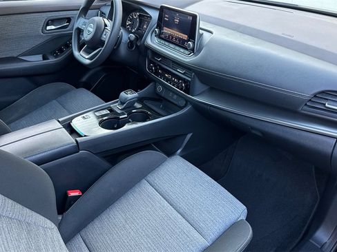 Used 2023 Nissan Rogue SV image 15