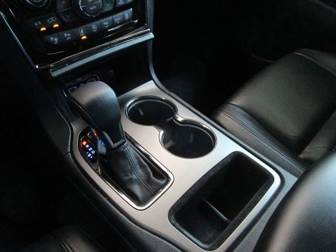 Used 2019 Jeep Grand Cherokee Limited X RWD image 32