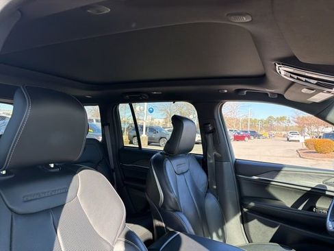 Used 2024 Jeep Grand Cherokee Overland w/ Luxury Tech Group IV image 13