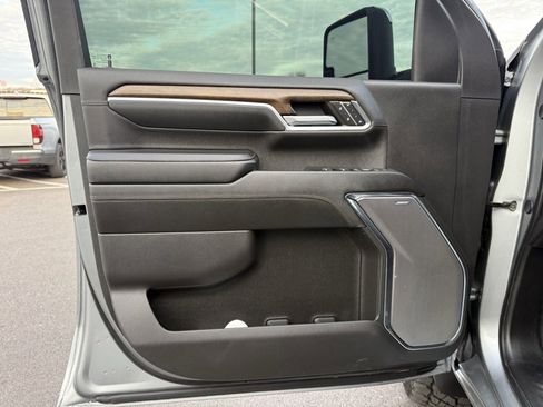 Used 2024 Chevrolet Silverado 2500 High Country w/ High Country Premium Package image 27