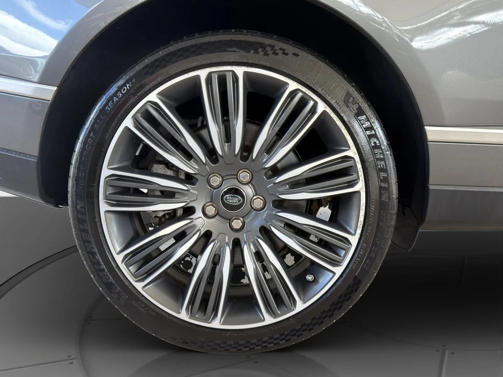 Used 2015 Land Rover Range Rover Supercharged AWD/4WD image 24