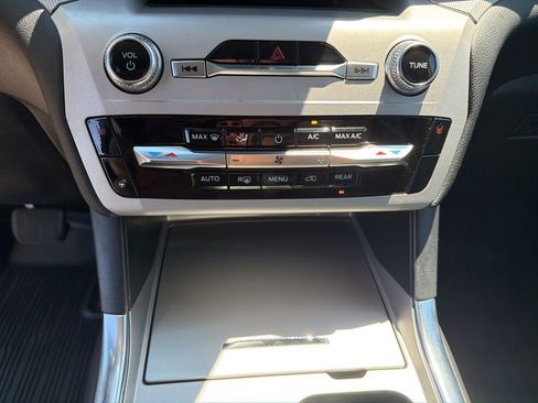 Certified 2023 Ford Explorer XLT w/ Equipment Group 202A RWD image 34