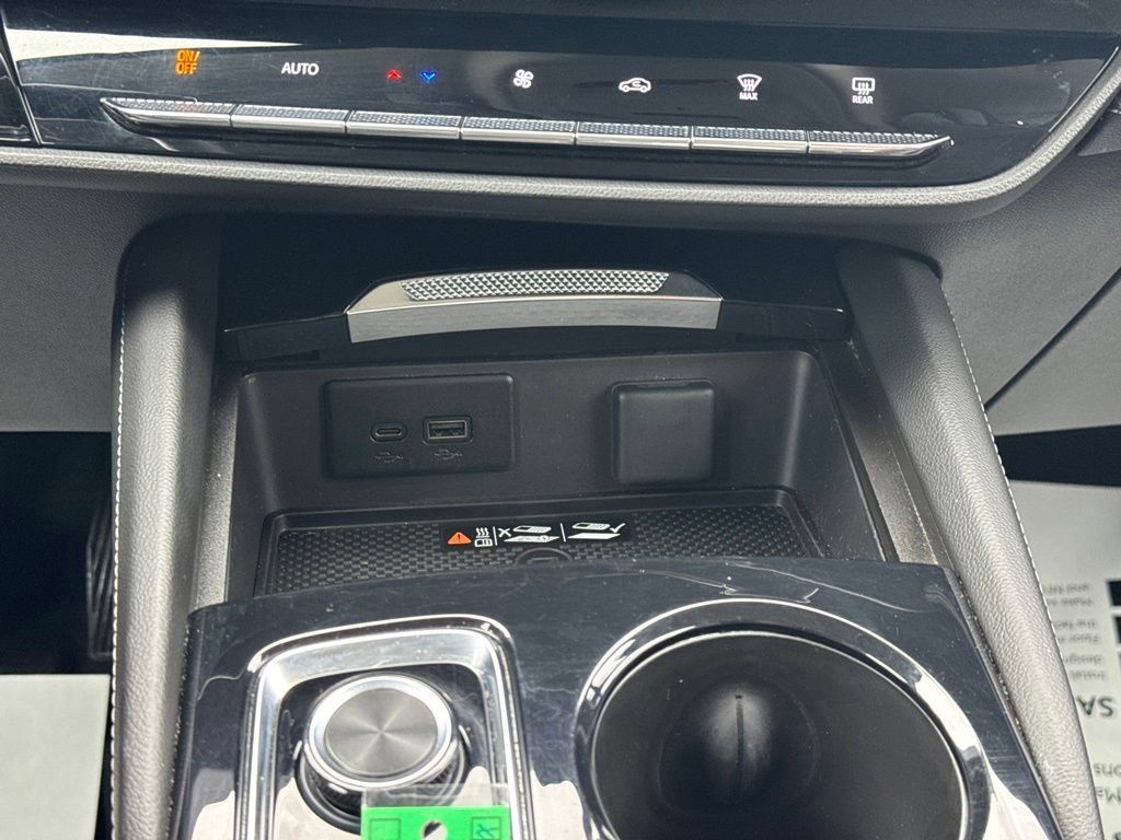 Used 2024 Buick Envision Preferred AWD/4WD image 23