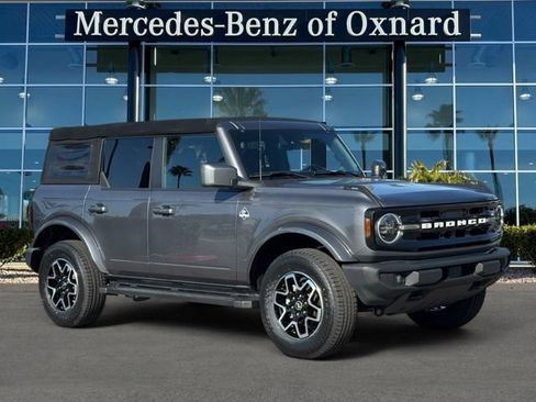 Used 2023 Ford Bronco Outer Banks AWD/4WD image 2