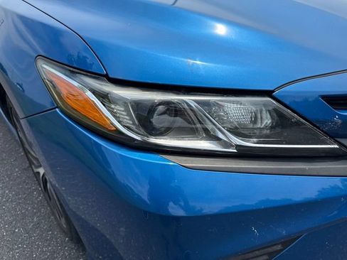 Used 2018 Toyota Camry SE w/ Moonroof Package FWD image 12