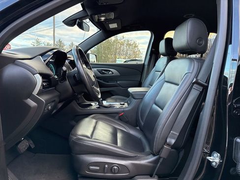 Used 2023 Chevrolet Traverse LT image 37