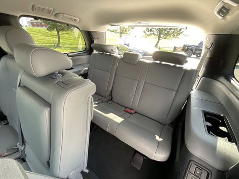Used 2019 Toyota Sequoia Limited w/ Safety & Convenience Package image 27