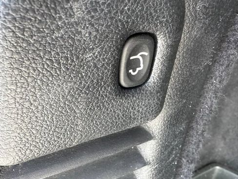 Used 2022 Dodge Durango R/T w/ Blacktop Package AWD/4WD image 9