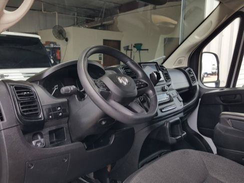 Used 2025 RAM ProMaster 2500 w/ Convenience Group FWD image 13