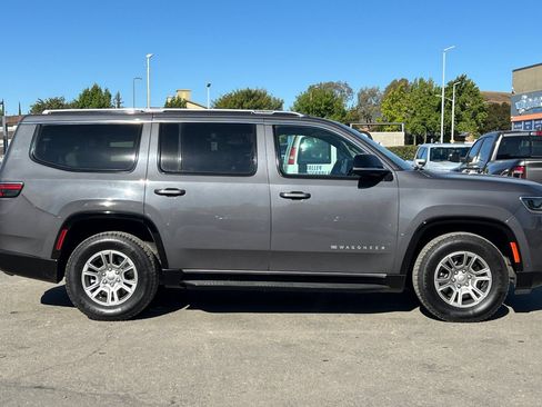 Used 2024 Jeep Wagoneer 4WD w/ HD Trailer Tow Package image 3