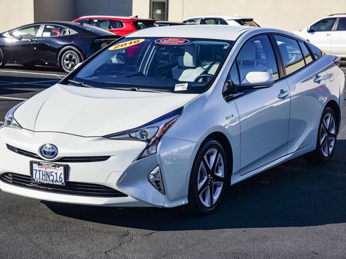 Certified 2016 Toyota Prius Four Touring image 3