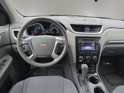 Used 2015 Chevrolet Traverse LT w/ Style and Technology Package FWD image 13
