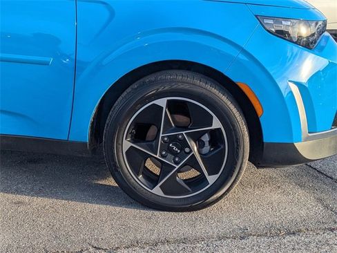 Used 2023 Kia Soul EX image 11