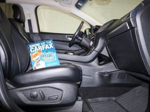 Used 2019 Ford Edge Titanium w/ Cold Weather Package image 5