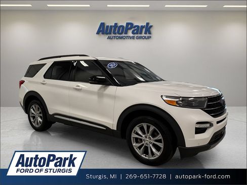 Certified 2024 Ford Explorer XLT w/ Equipment Group 202A AWD/4WD image 1