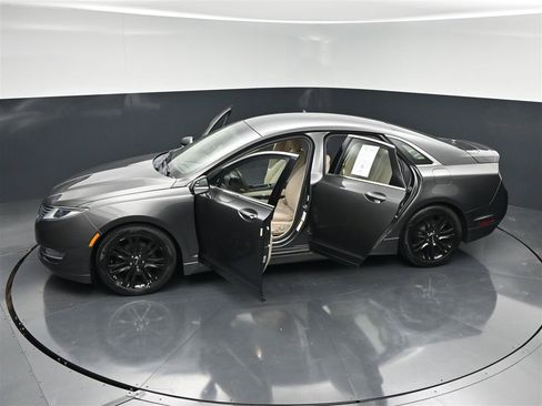 Used 2016 Lincoln MKZ AWD image 29