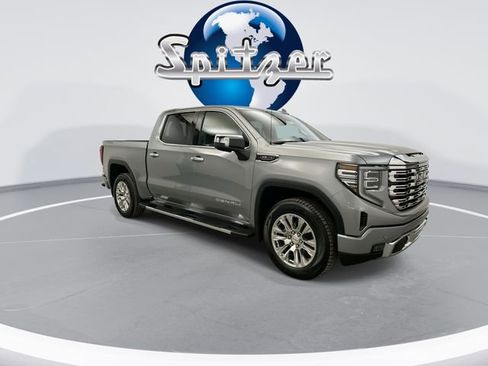 Used 2025 GMC Sierra 1500 Denali w/ Technology Package AWD/4WD image 2
