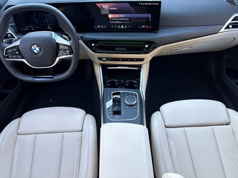 Used 2025 BMW 330i Sedan w/ Premium Package image 17