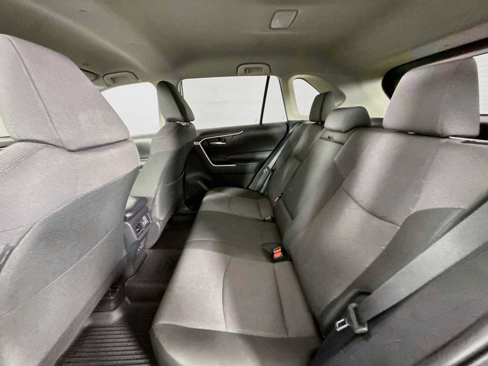 Certified 2025 Toyota RAV4 XLE FWD image 30
