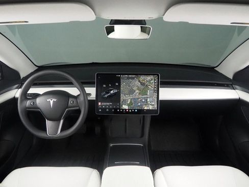 Used 2023 Tesla Model 3 RWD image 3