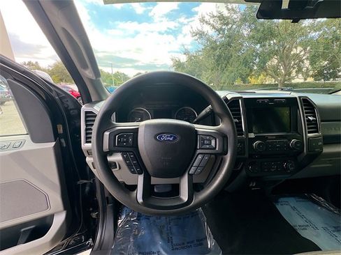 Used 2017 Ford F350 XLT w/ XLT Premium Package image 13