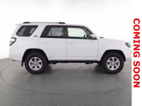 Used 2024 Toyota 4Runner SR5 Premium w/ Moonroof Package AWD/4WD image 10