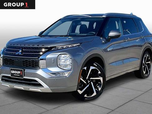 Used 2023 Mitsubishi Outlander SEL image 1