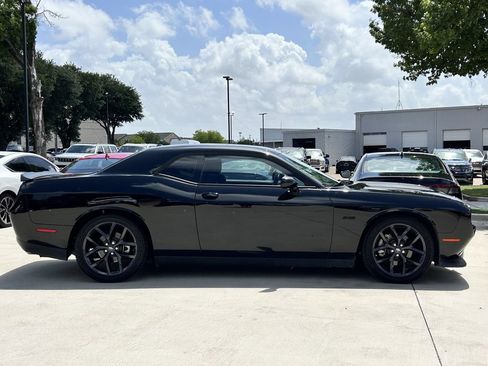 Used 2023 Dodge Challenger R/T w/ Blacktop Package RWD image 3