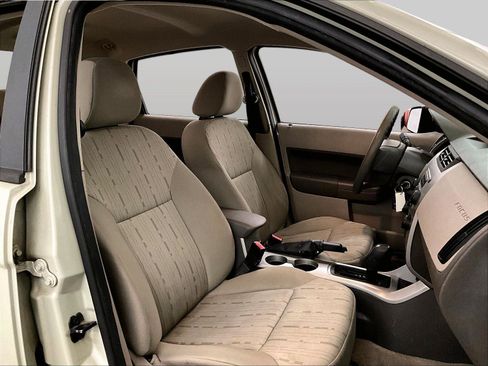 Used 2011 Ford Focus SE FWD image 7