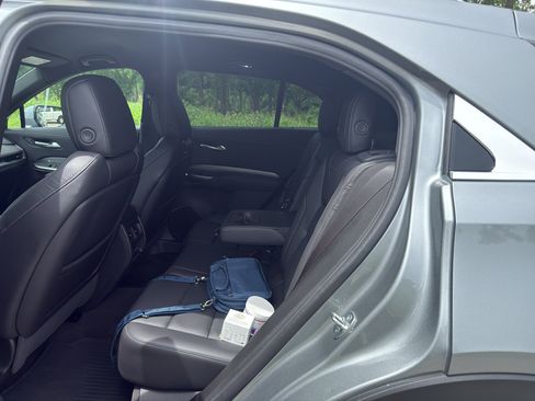 Used 2024 Cadillac XT4 Premium Luxury w/ Active Safety Package FWD image 8