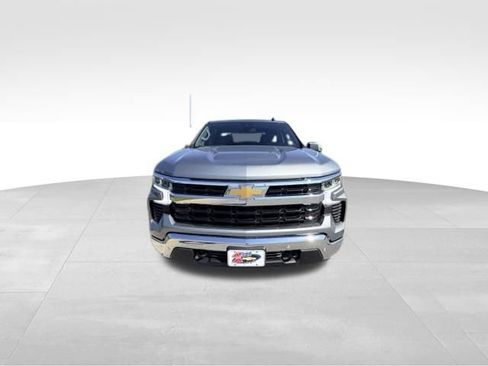 Used 2025 Chevrolet Silverado 1500 LT AWD/4WD image 3