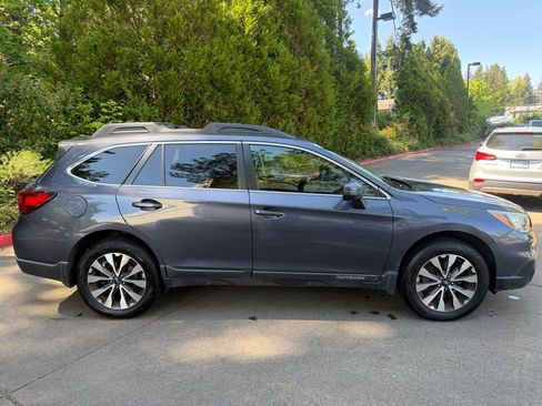 Used 2015 Subaru Outback 2.5i Limited AWD/4WD image 2
