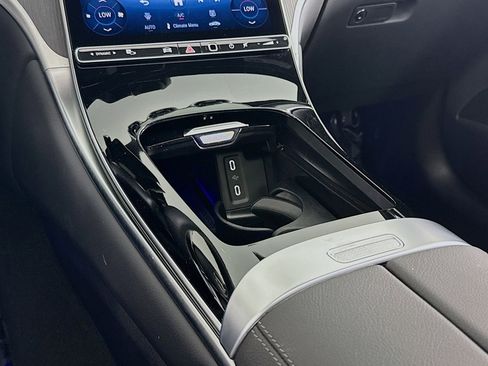 Certified 2026 Mercedes-Benz GLC 300 image 5