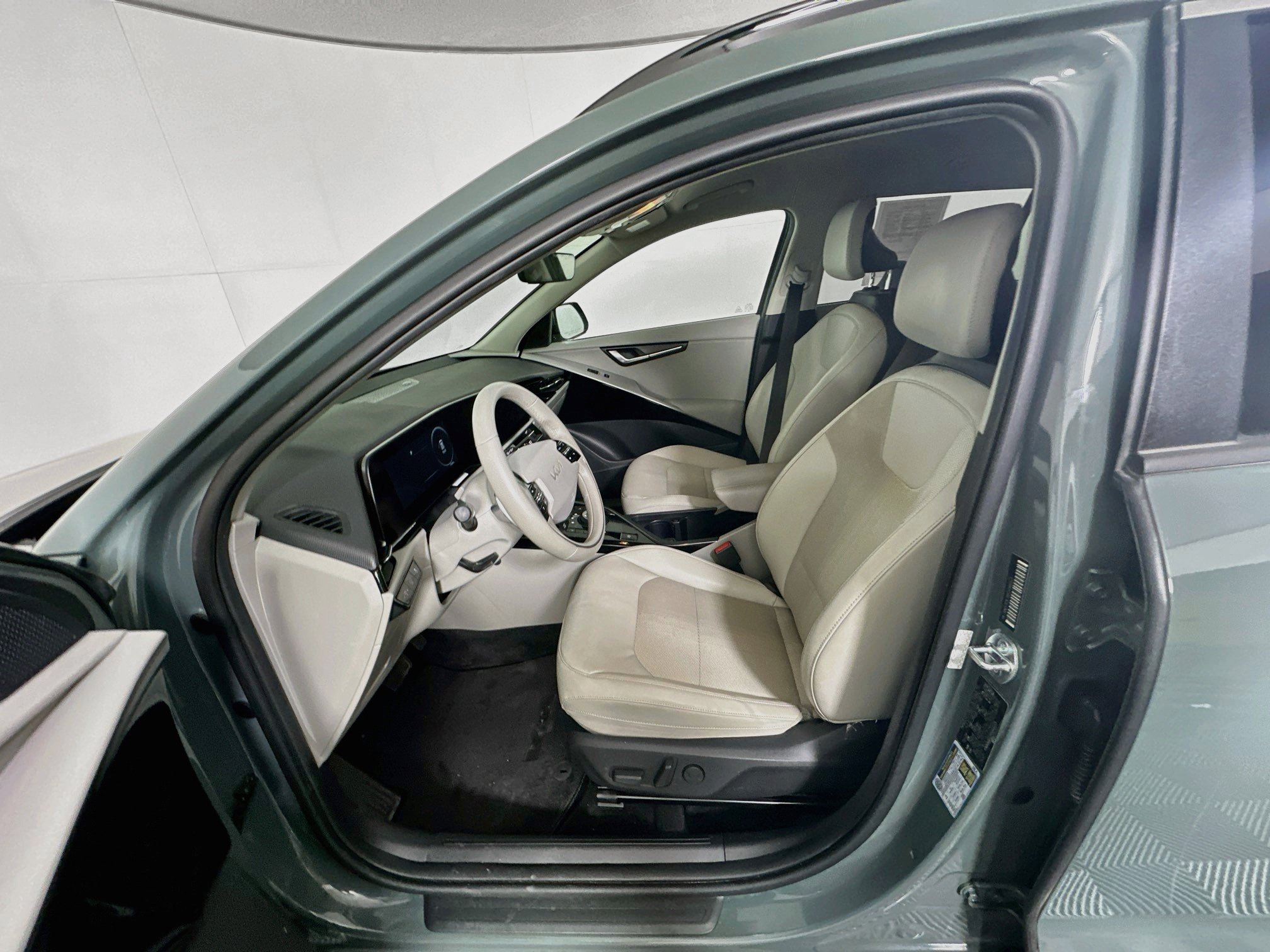 Used 2023 Kia Niro Wind FWD image 13