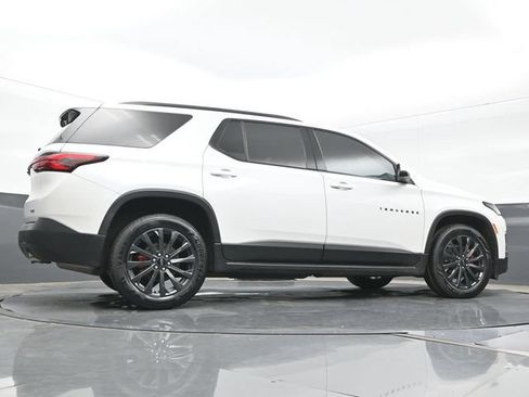 Used 2022 Chevrolet Traverse RS FWD image 25