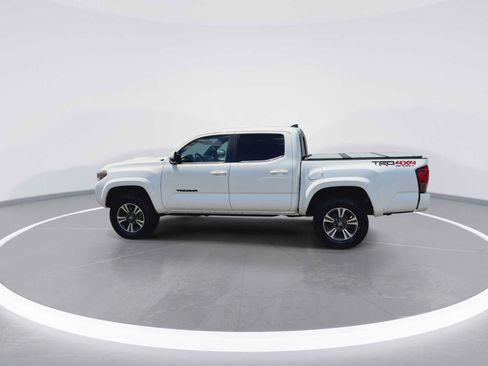 Certified 2019 Toyota Tacoma TRD Sport w/ Technology Package AWD/4WD image 5