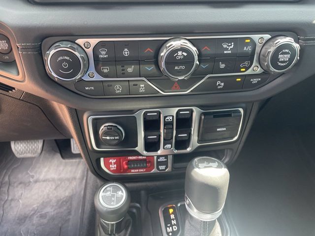 Used 2025 Jeep Wrangler Unlimited Rubicon AWD/4WD image 22