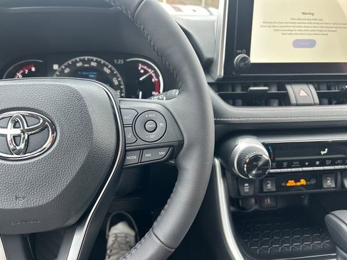 New 2025 Toyota RAV4 XLE w/ Convenience Package image 12
