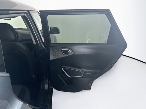 Used 2025 Kia Soul LX w/ LX Technology Package image 29