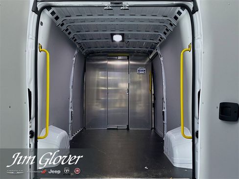 Used 2025 RAM ProMaster 2500 w/ Convenience Group image 8