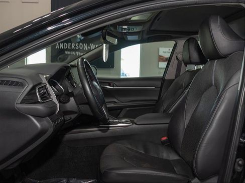 Used 2022 Toyota Camry XLE w/ Navigation Upgrade Package FWD image 9